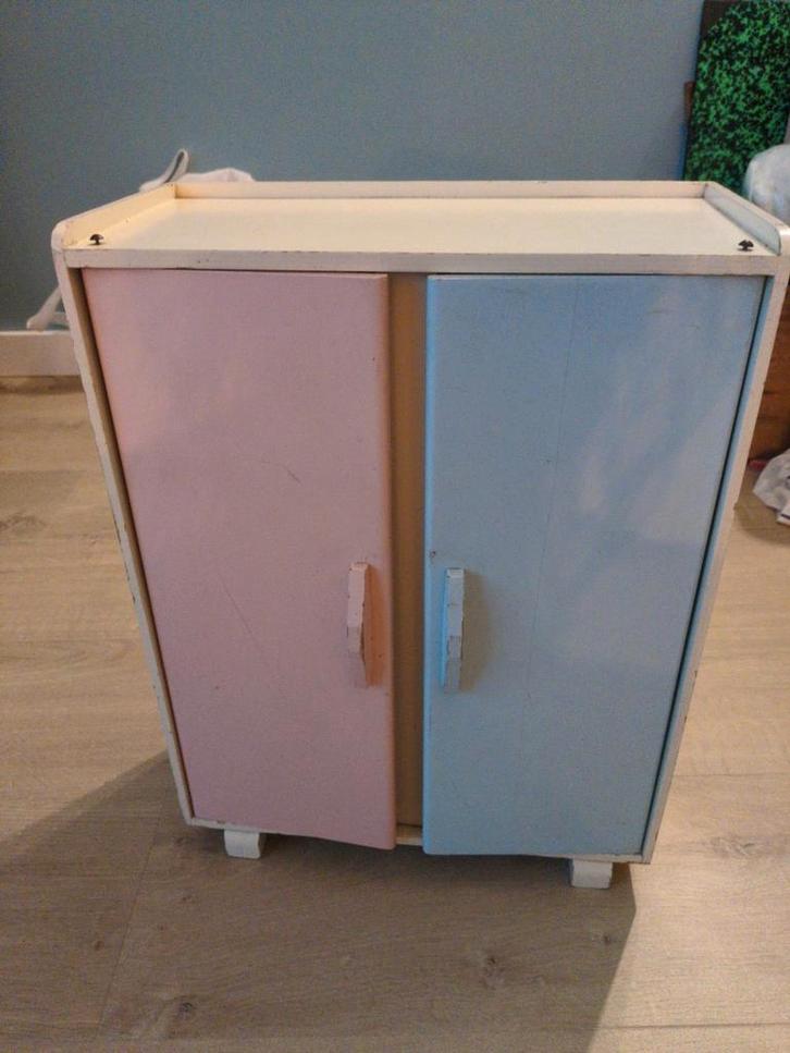 Ouderwets poppenkleding kastje, Huis en Inrichting, Kasten | Lockerkasten, Gebruikt, Ophalen of Verzenden