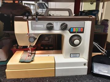 VENDOMATIC/BROTHER NAAIMACHINE MODEL 244 beschikbaar voor biedingen