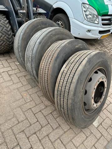 4x Continental 275/70r22.5 zo goed als nieuw  beschikbaar voor biedingen