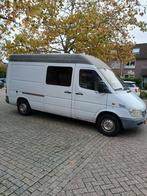 Mercedes sprinter. Buscamper, Achterwielaandrijving, 4 cilinders, 2000 kg, Wit