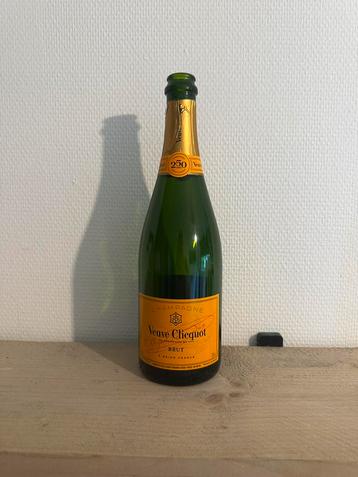 Lege Veuve Cliquot Brut flessen: beschikbaar voor biedingen