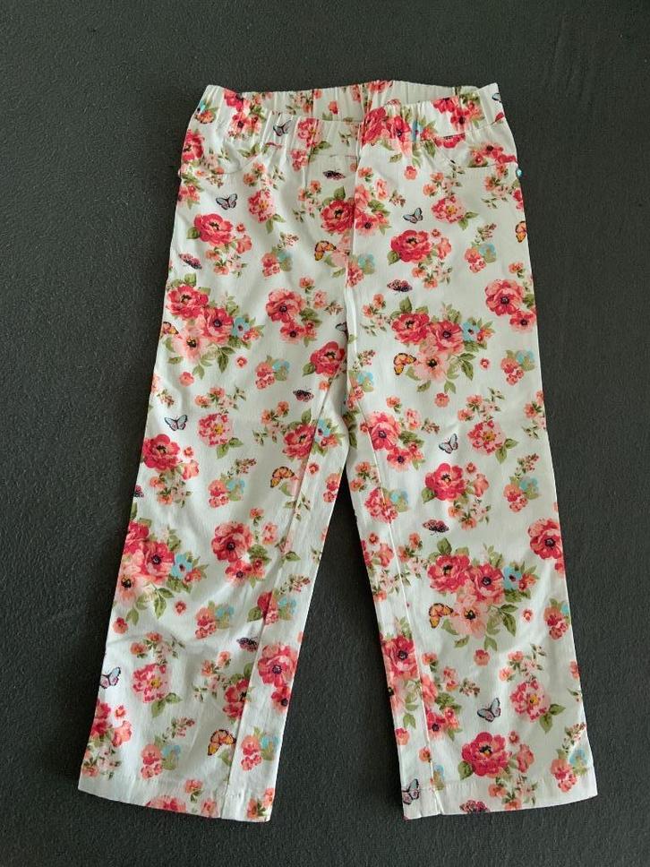 diverse korte meisjes broeken, Kinderen en Baby's, Kinderkleding | Maat 122, Zo goed als nieuw, Meisje, Broek, Verzenden