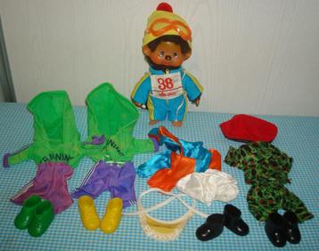 Monchichi AAPJE bruin met kleertjes VINTAGE  beschikbaar voor biedingen