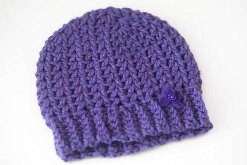Mooie lila muts met een paars bloemetje voor meisje 6+, Kinderen en Baby's, Kinderkleding | Mutsen, Sjaals en Handschoenen, Nieuw