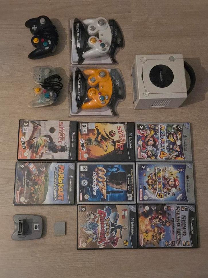 nintendo gamecube pearl white set incl pokemon, mario etc, Spelcomputers en Games, Spelcomputers | Nintendo GameCube, Zo goed als nieuw