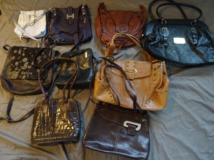 Leren tassen veel lederen schoudertas bijna gratis 9 stuks, Sieraden, Tassen en Uiterlijk, Tassen | Damestassen, Zo goed als nieuw