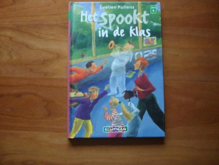 PP.(686) het spookt in de klas : door evelien pullens, Boeken, Kinderboeken | Jeugd | onder 10 jaar, Zo goed als nieuw, Fictie algemeen