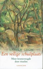 Een veilige schuilplaats - Anselm Grün, Achtergrond en Informatie, Spiritualiteit algemeen, Ophalen of Verzenden, Anselm Grün