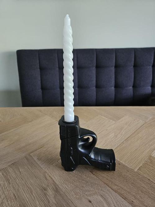 Kaarsenhouder pistool zwart, Huis en Inrichting, Woonaccessoires | Kandelaars en Kaarsen, Nieuw, Kandelaar, Minder dan 25 cm, Overige materialen