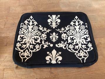 Laptophoes beschikbaar voor biedingen