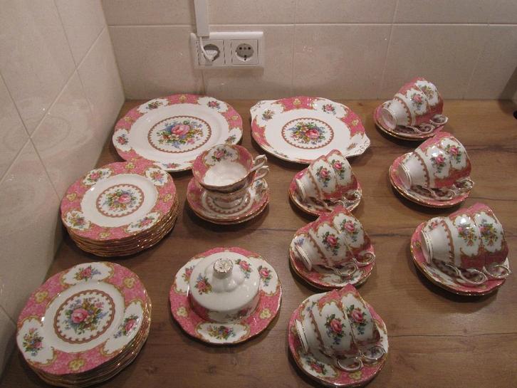 Lady Carlyle Royal Albert serviesdelen, Huis en Inrichting, Keuken | Servies, Zo goed als nieuw, Overige typen, Overige stijlen
