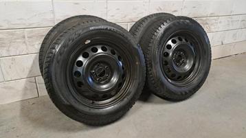 Winterbanden 3008 5008 408 C5 Aircross Grandland 215/65/17 beschikbaar voor biedingen