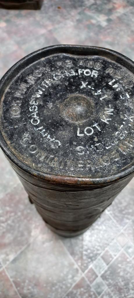 US 105 mm container met huls, Verzamelen, Militaria | Tweede Wereldoorlog, Landmacht, Hulzen of Bodemvondsten, Amerika, Ophalen of Verzenden