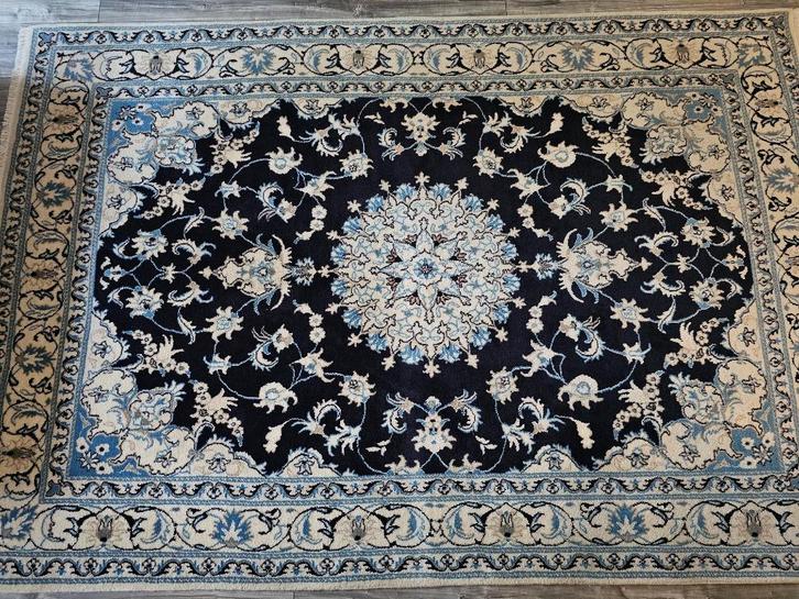 Prachtig handgeknoopt tapijt, Nain 165x245CM.Wol Zijde., Huis en Inrichting, Stoffering | Tapijten en Kleden, Zo goed als nieuw