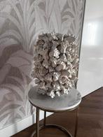 keramieken vaas met bloemen erop, Wit, Aardewerk of Porselein, Nieuw, Ophalen of Verzenden