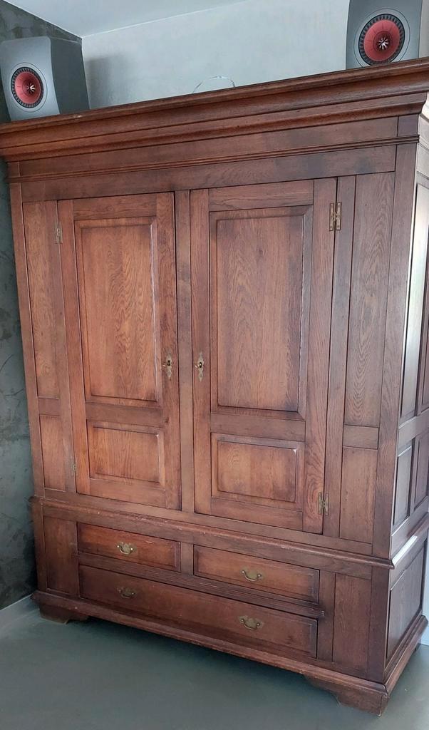 Dichte massief donker eiken kast, Huis en Inrichting, Kasten | Buffetkasten, Gebruikt, 150 tot 200 cm, 150 tot 200 cm, 50 tot 75 cm