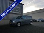 Mercedes-Benz Citan 112 1.2i automaat aangepaste auto voor m, Gebruikt, 4 cilinders, Met garantie (alle), 116 pk