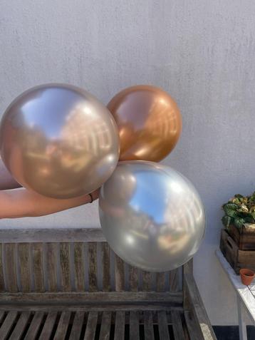  Ballonnen 30 cm goud en zilver per 100 27,50 Euro beschikbaar voor biedingen