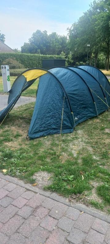 Tunneltent beschikbaar voor biedingen