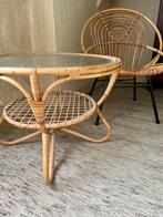 Vintage / retro mid-century rotanstoel en -tafel!, Ophalen, Zo goed als nieuw, Rond, Hout