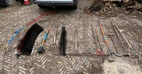 Divers tuingereedschap - hark,schoffel,schep etc - 12 stuks, Tuin en Terras, Hand-tuingereedschap, Gebruikt, Hark, Ophalen