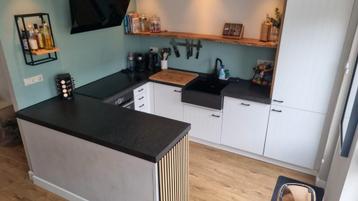 Keuken te koop  beschikbaar voor biedingen