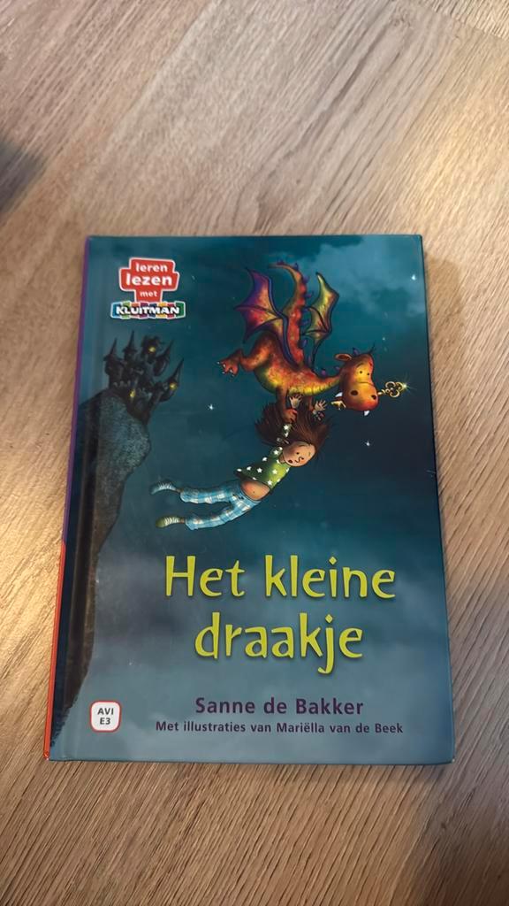 Sanne de Bakker - Het kleine draakje, Boeken, Kinderboeken | Jeugd | onder 10 jaar, Zo goed als nieuw, Ophalen