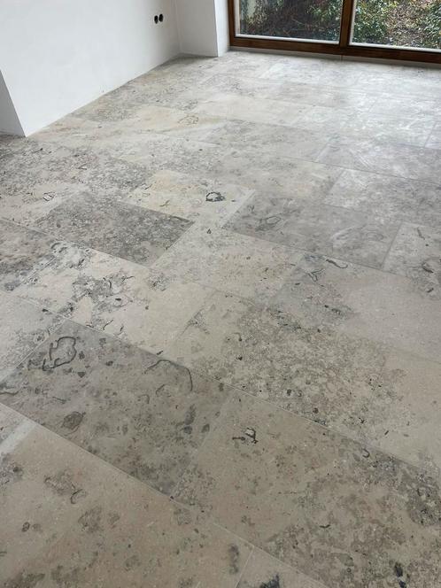 Natuursteen Jura Grijs gezoet losse tegels in totaal 13m2, Doe-het-zelf en Verbouw, Tegels, Nieuw, Vloertegels, Keramiek, 60 cm of meer