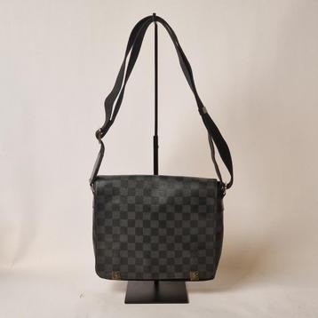 Louis Vuitton N41029 District Damier 2018 beschikbaar voor biedingen