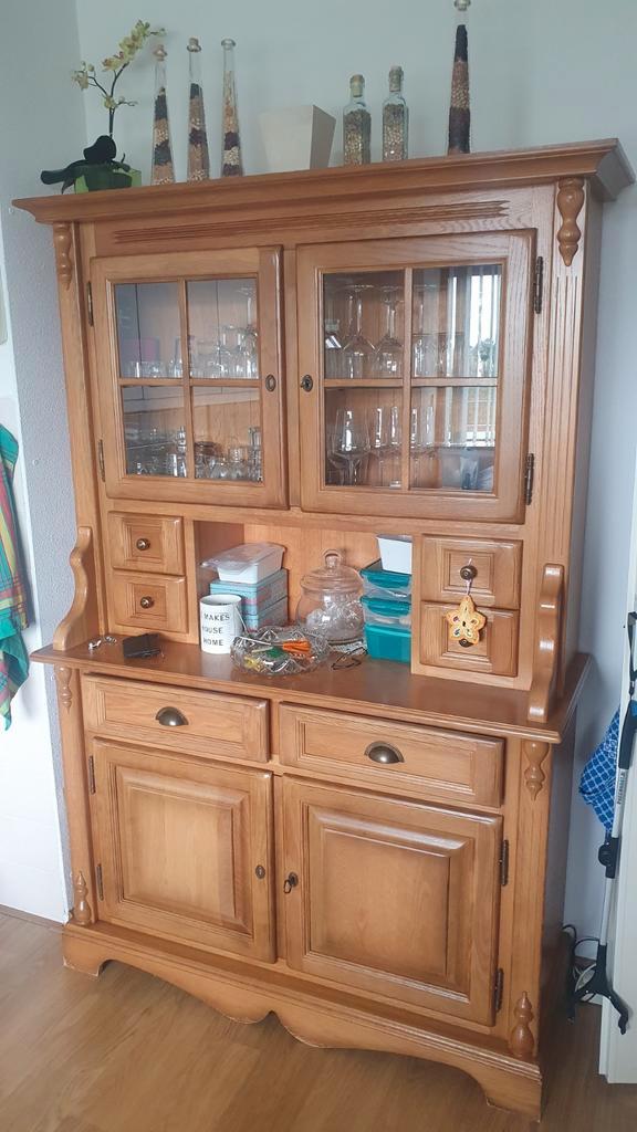 Houten buffetkast met glazen deuren, Huis en Inrichting, Kasten | Buffetkasten, Gebruikt, 150 tot 200 cm, 100 tot 150 cm, 25 tot 50 cm