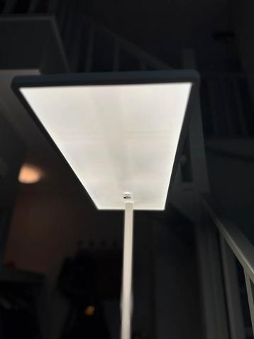 Schoonheidsspecialiste / artsen lamp voor in praktijk beschikbaar voor biedingen