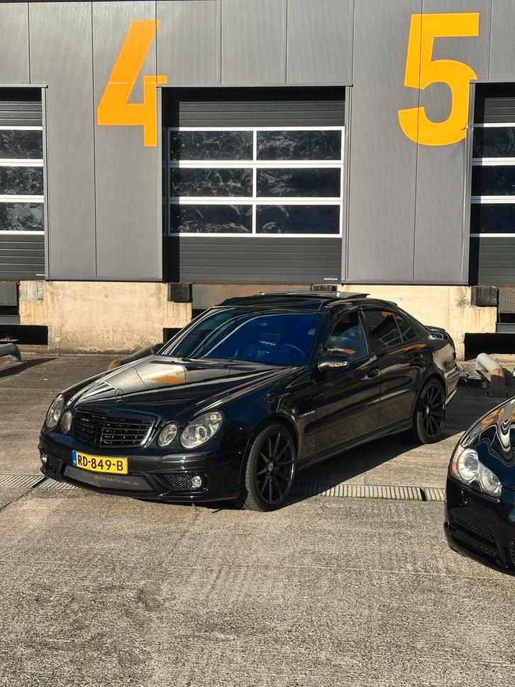 Mercedes-Benz W211 E55 AMG / V8kompressor / sedan / zwart, Auto's, Mercedes-Benz, Particulier, E-Klasse, Adaptieve lichten, Alarm