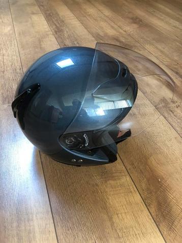 Bromfiets motor helm beschikbaar voor biedingen