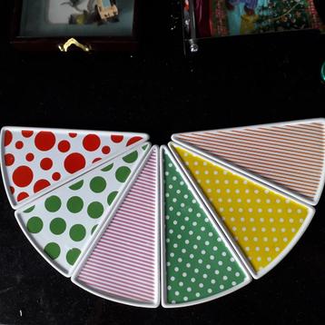 taartbordjes felle kleuren 6 stuks, with love staat achterop beschikbaar voor biedingen