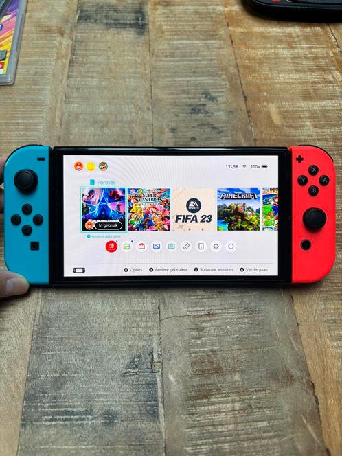Nintendo Switch | 5 spellen |  draagbox groot en klein, Spelcomputers en Games, Games | Nintendo Switch, Zo goed als nieuw, Vanaf 3 jaar