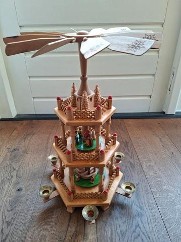 Oude erzgebirge houten sprookjes piramide weihnachtspyramide beschikbaar voor biedingen