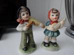 Twee vintage Beeldjes van Jongen en Meisje., Ophalen of Verzenden