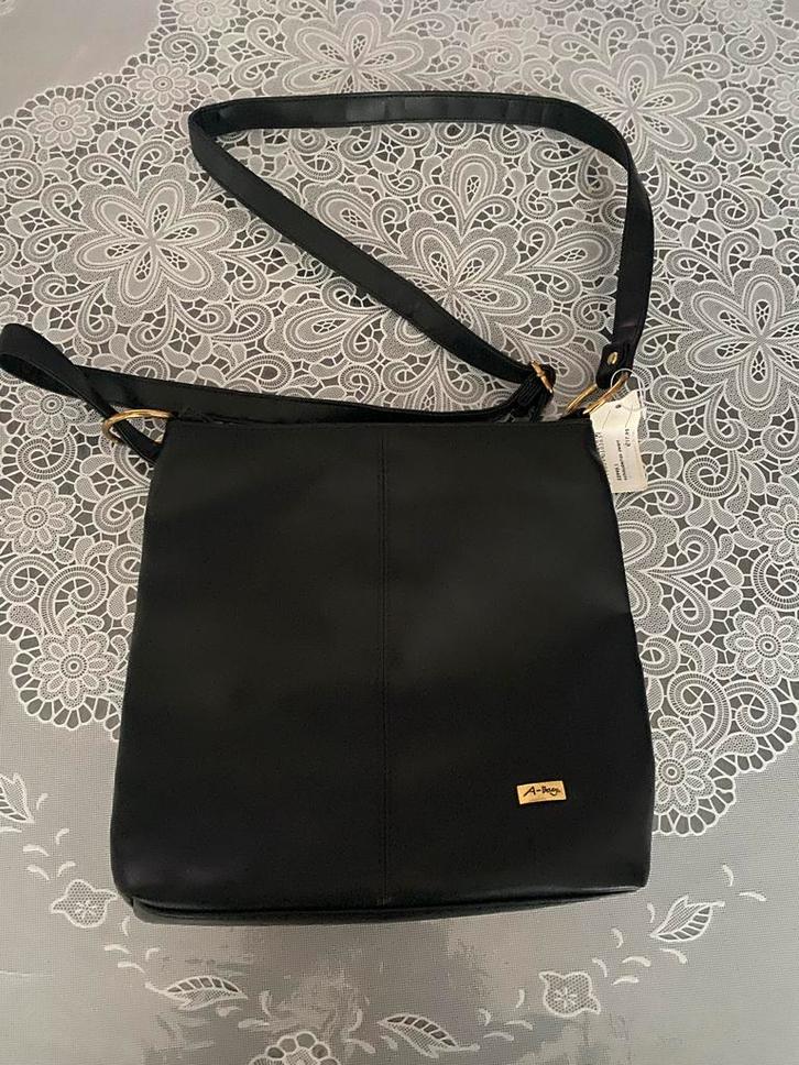 Zwarte Schoudertas - A-Zone, Sieraden, Tassen en Uiterlijk, Tassen | Damestassen, Gebruikt, Schoudertasje, Zwart, Ophalen of Verzenden