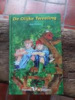 Meisjesboek De Olijke Tweeling van Arja Peters, Boeken, Ophalen of Verzenden, Zo goed als nieuw, Arja Peters, Fictie algemeen