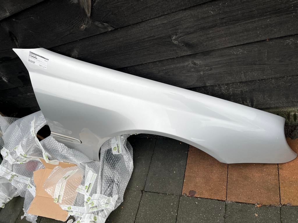 Mercedes CLK Spatbord Rechts Voor, Gebruikt, Voor, Mercedes-Benz, Ophalen of Verzenden