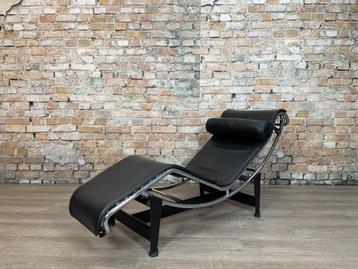 Cassina LC4 zwart ll bij TheReSales beschikbaar voor biedingen