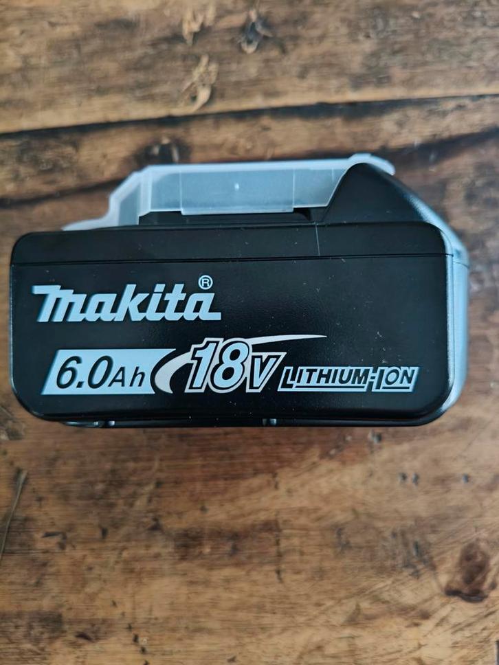 Makita accu 6 amp, Doe-het-zelf en Verbouw, Gereedschap | Machine-onderdelen en Toebehoren, Zo goed als nieuw, Ophalen
