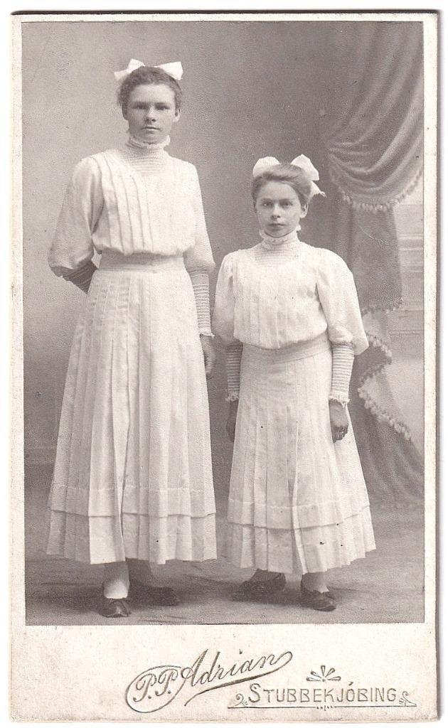 CDV - Twee Vrouwen Lang en Kort - Witte Jurk - Denemarken, Verzamelen, Foto's en Prenten, Gebruikt, Foto, Overige onderwerpen