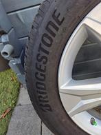 Winterbanden 215/60 R17 op originele Toyota velgen. 5,4mm, Ophalen, Banden en Velgen, 17 inch, Winterbanden