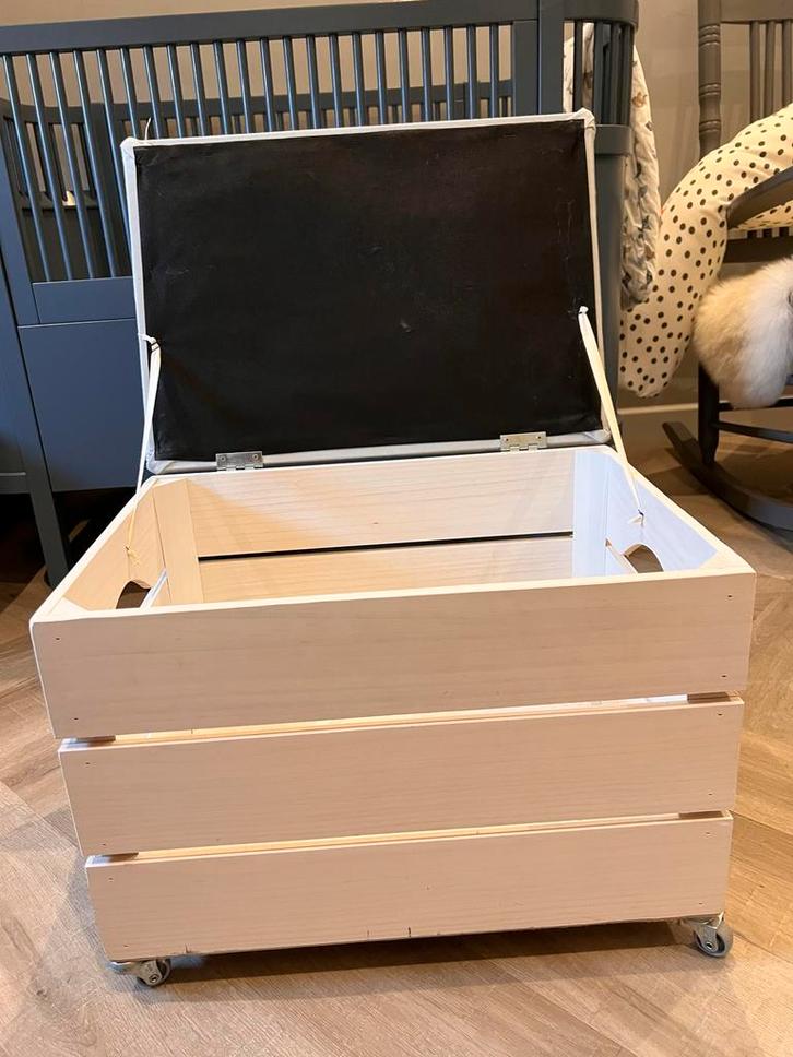 Speelgoedkist / Opbergkist op Wielen, Kinderen en Baby's, Kinderkamer | Commodes en Kasten, Zo goed als nieuw, Kast, Minder dan 90 cm
