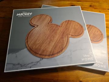 Disney twee mickey brood/ serveerplanken beschikbaar voor biedingen