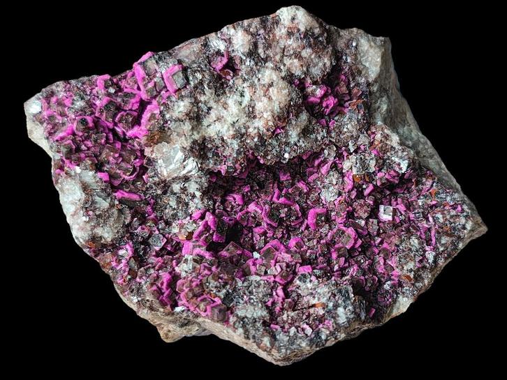 Twee generaties COBALTDOLOMIET kristallen uit Congo, Verzamelen, Mineralen en Fossielen, Mineraal, Ophalen of Verzenden