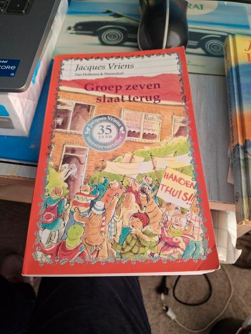 Jacques Vriens - Groep zeven slaat terug, Boeken, Kinderboeken | Jeugd | 10 tot 12 jaar, Zo goed als nieuw, Ophalen of Verzenden
