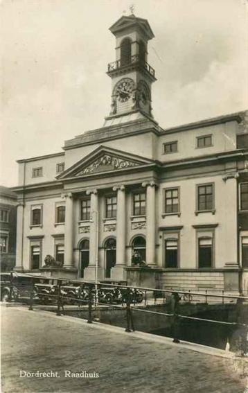 (301-109-035) Dordrecht Raadhuis beschikbaar voor biedingen