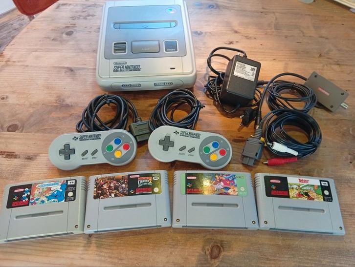 Prachtige Super Nintendo SNES Set gereinigd en teruggekleurd, Spelcomputers en Games, Spelcomputers | Nintendo Super NES, Zo goed als nieuw